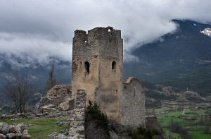Restes de l'antic poble de Gsol, torre de l'esglsia-castell Gsol, el Bergued, Barcelona