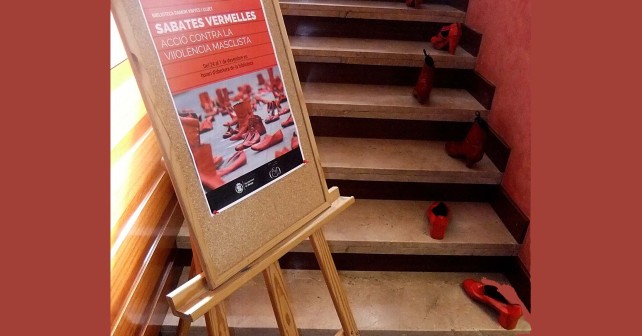sabates-vermelles-biblioteca-ramon-vinyes-i-cluet
